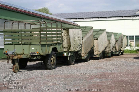 US ARMY Kitchen Trailer