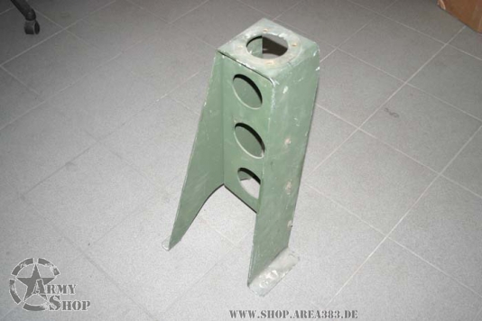 antenna mount for HMMWV