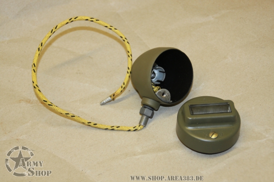 Tarnleuchte im Kühlergrill Willys MB  links