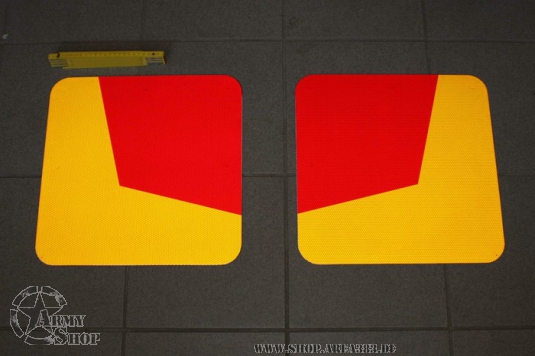 Delinatoren Set 40cmx40cm auf Kunstoffplatte