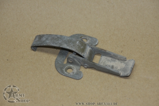 LATCH, SEAT COVER (FRONT OR REAR)