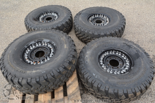 1 Set Reifen mit Felge HMMWV 37x12,50R16,5, Type BAJA