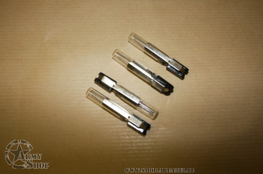 4 Spezialbirnen aus US Army Beständen