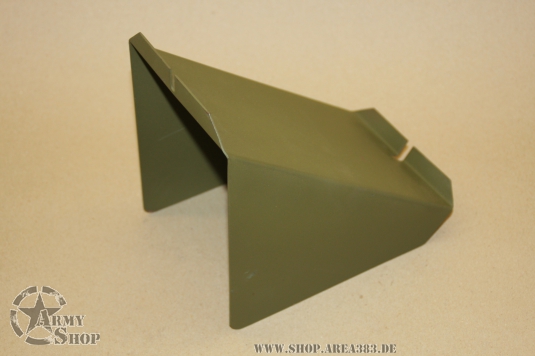 Blechabdeckung im Werkzeugfach Willys MB