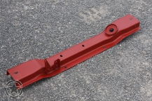 Traverse unterm Getriebe Willys MB