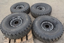 1 Set Reifen mit Felge HMMWV 37x12,50R16,5, Type BAJA