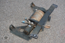 Hydraulische Seilwinde mit Halter für hinten HMMWV